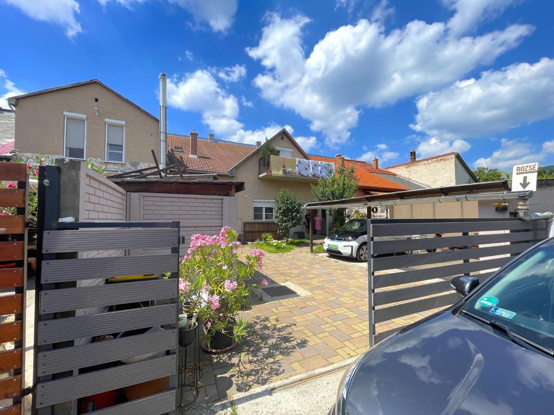 Appartamento Rozsé Apartman Budaörs Esterno foto