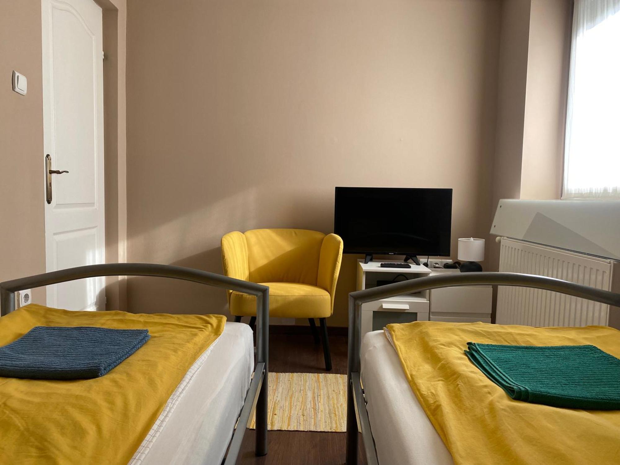 Appartamento Rozsé Apartman Budaörs Esterno foto