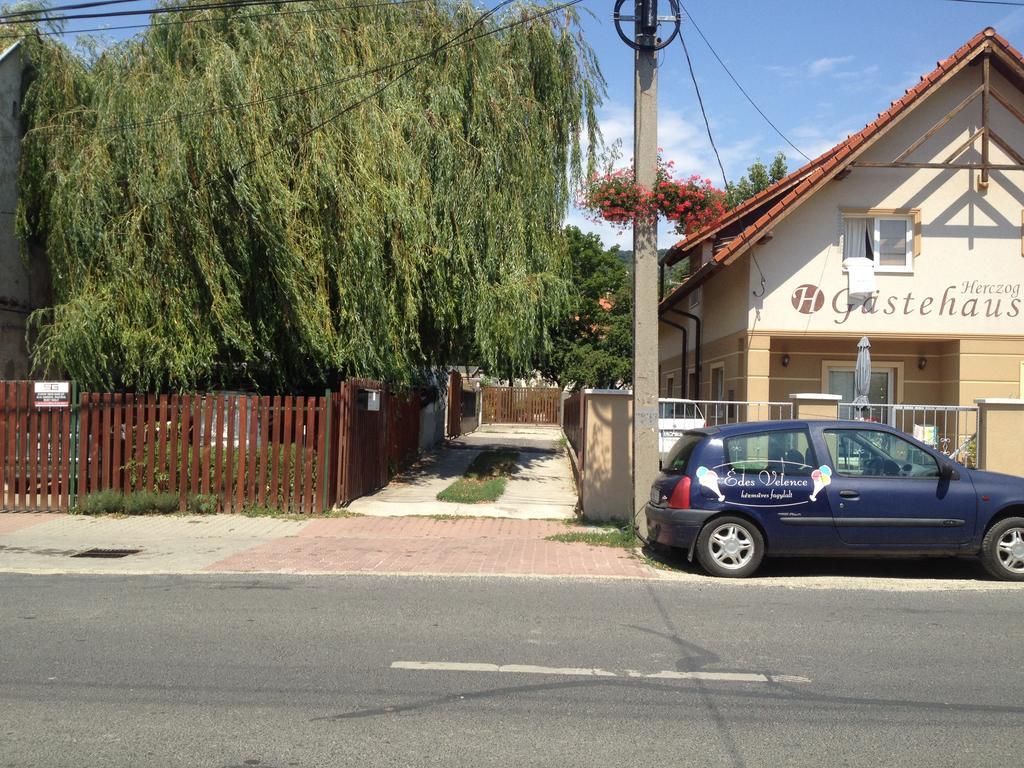 Appartamento Rozsé Apartman Budaörs Esterno foto