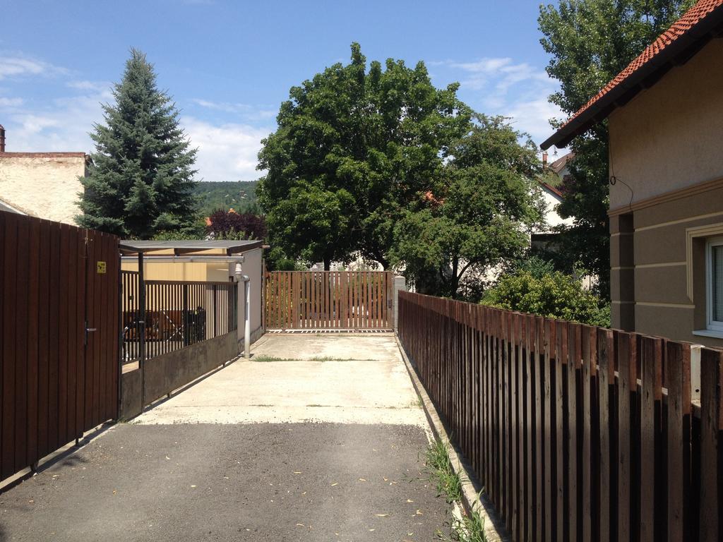 Appartamento Rozsé Apartman Budaörs Esterno foto